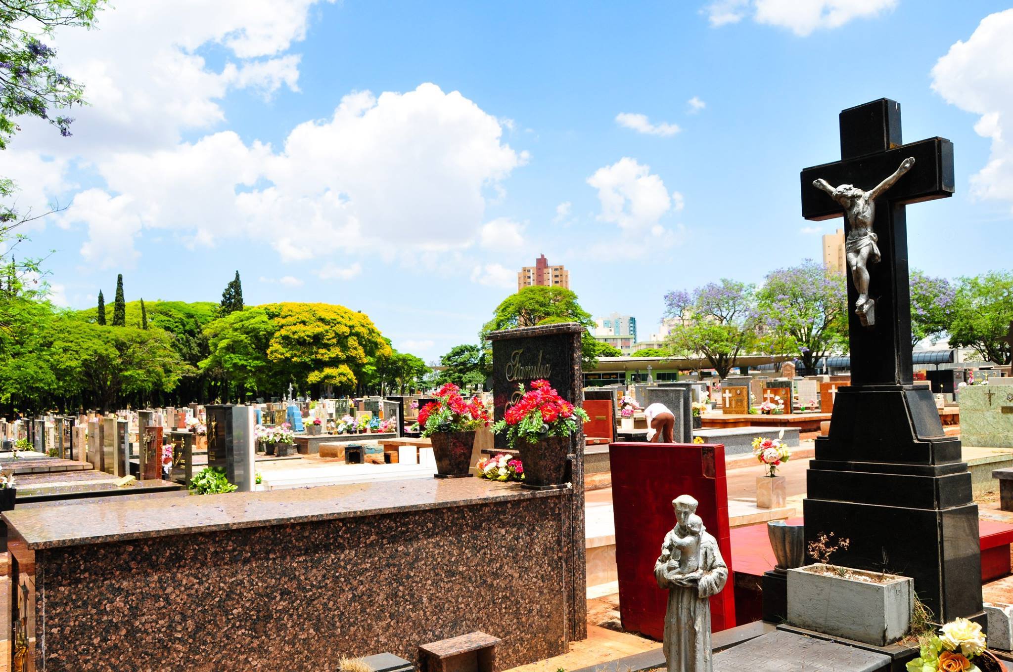 imagem Finados: Confira os horários de missas no Cemitério Municipal de Maringá para o dia 02 de novembro