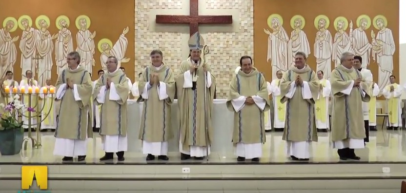 imagem Mais seis diáconos permanentes são ordenados na Arquidiocese de Maringá. Ordenação foi realizada na paróquia Nossa Sra. de Lourdes e São Judas Tadeu