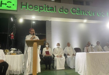 Dom Severino preside Missa de Natal no Hospital do Câncer