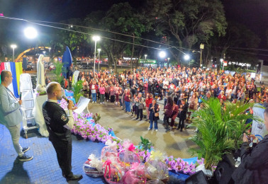 Terço na Praça reúne fiéis em noite de oração e devoção a Nossa Senhora de Fátima